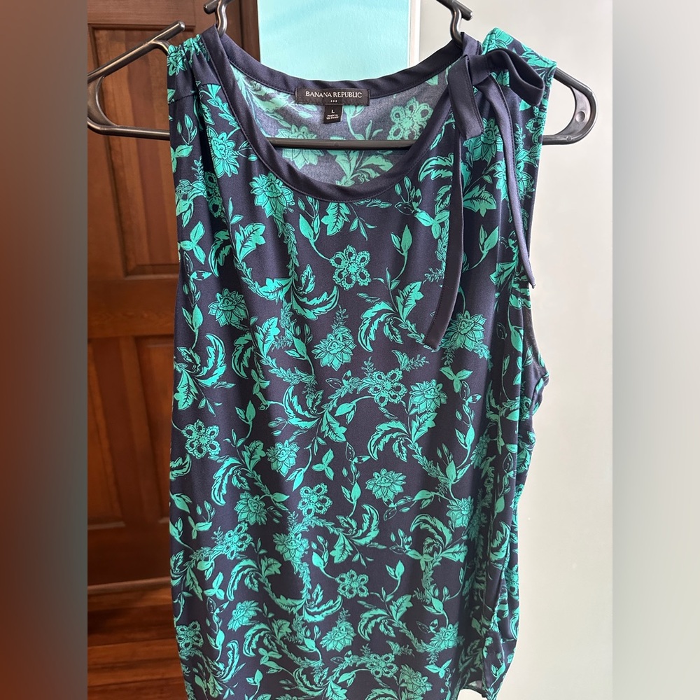 Banana Republic Women's Floral Top - Black and Green (L)